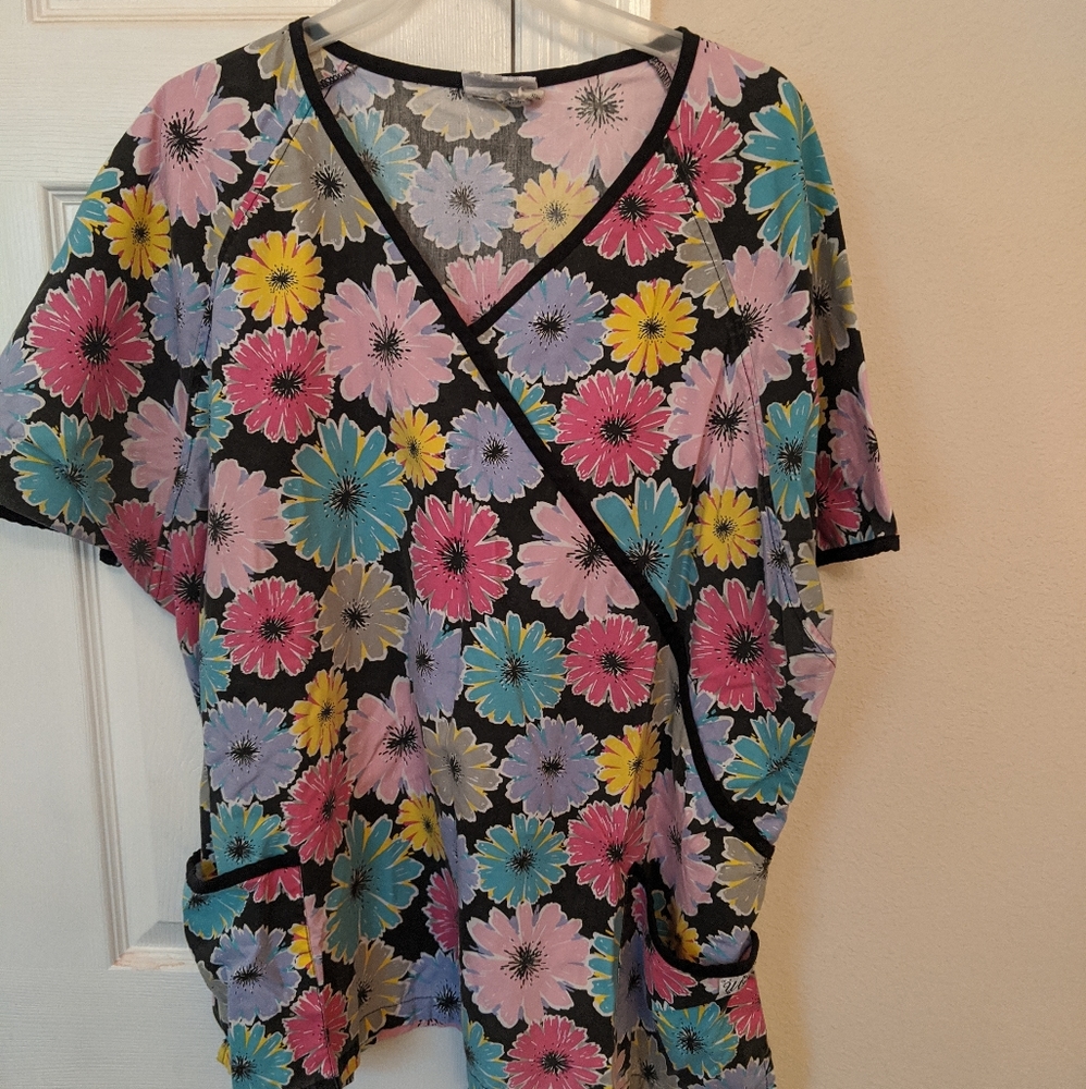 💕3 for $12 scrubs 3xl